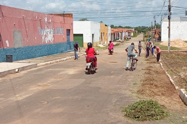 Frentes de roço e limpeza reforçam limpeza urbana em Davinópolis