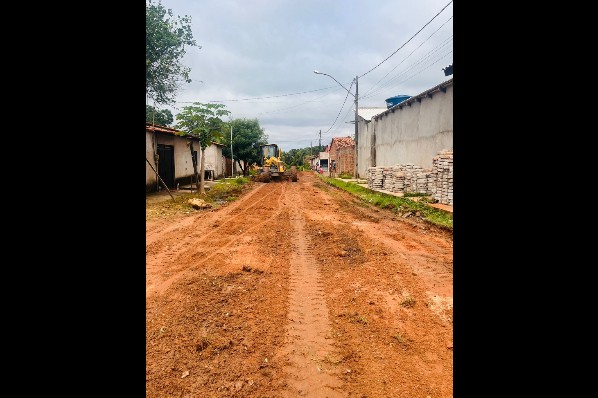 Começa terraplenagem da rua Projetada II para bloqueteamento em Davinópolis