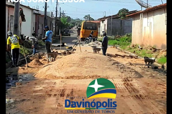 Rua João Pessoa passa por manutenção em Davinópolis